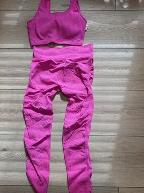 BuffBunny Hard Candy Scoop Seamless Sports Bra & Miracle Leggings Set